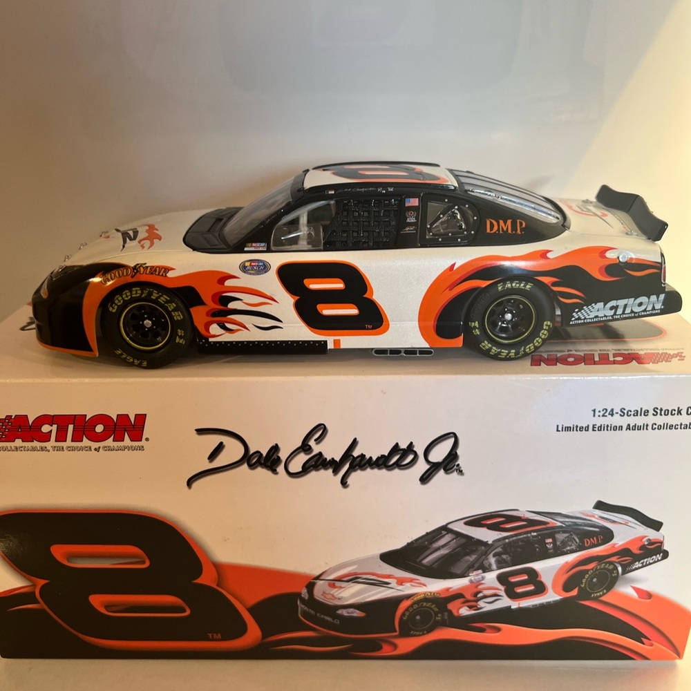 Action 1:24 Scale Dale Earnhardt Jr Car Model
